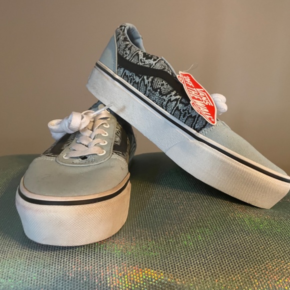 NWT Vans - Picture 6 of 8